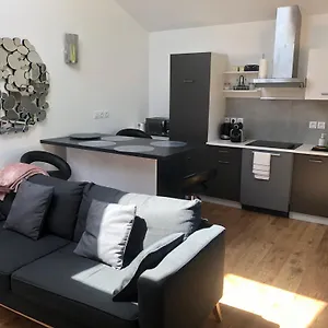 https://la-cerisiere.hotels-rhonealpes.com